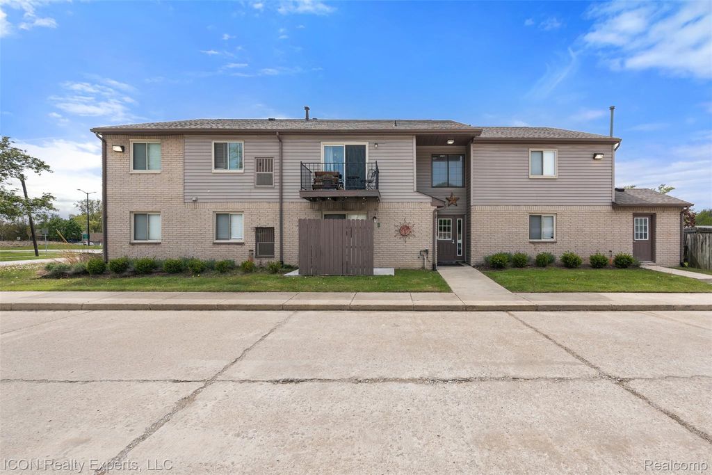 5975 Burroughs Avenue, Sterling Heights