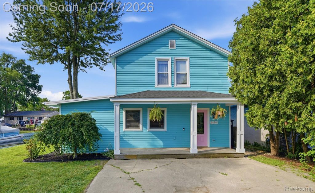 1430 Rossdale Drive, Waterford charter township