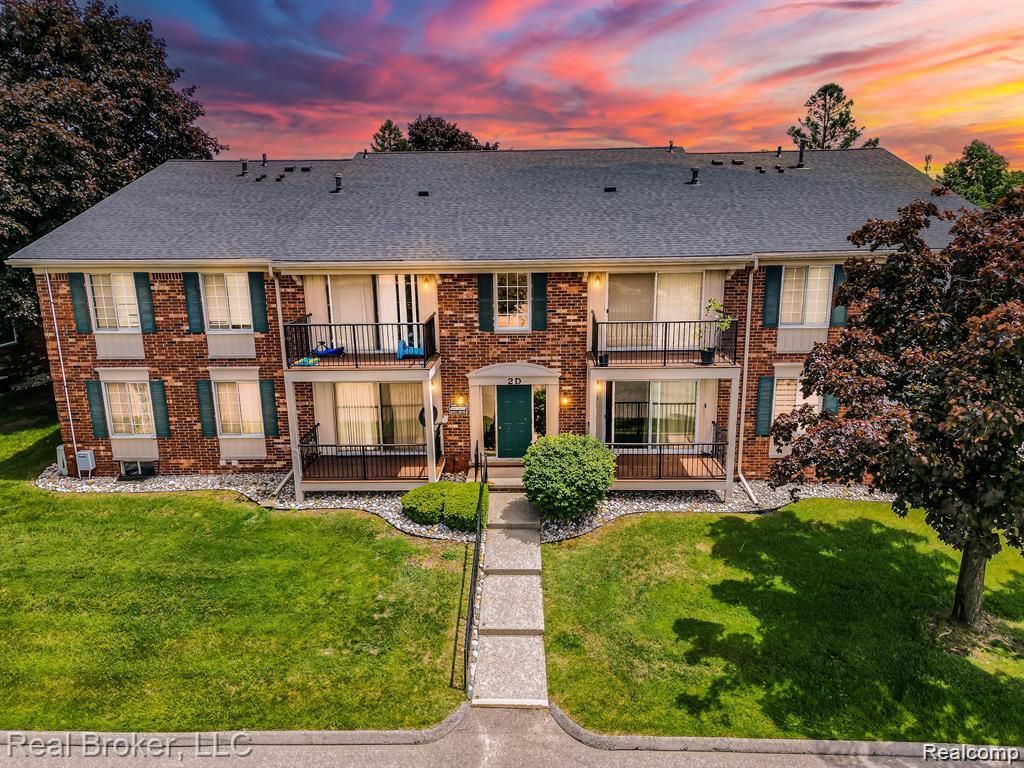 34763 Maple Lane Drive #57, Sterling Heights