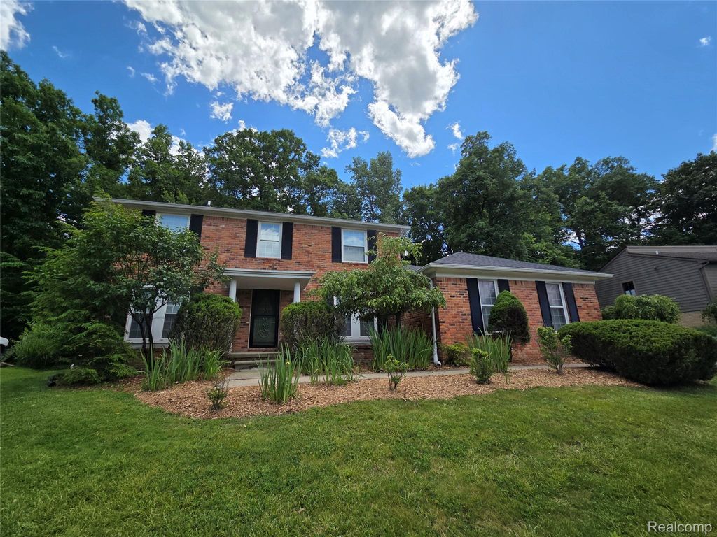 6076 Glen Eagles Drive, West Bloomfield charter township