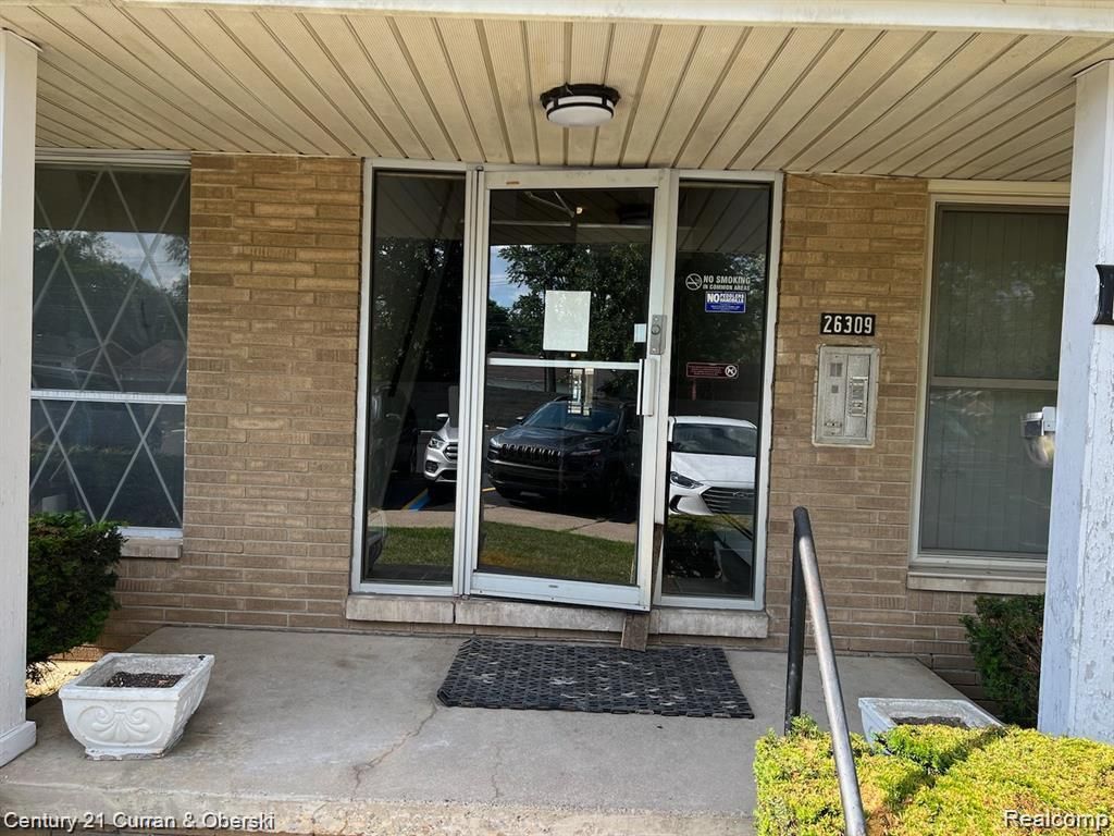 26309 W 7 Mile Road D-120, Redford
