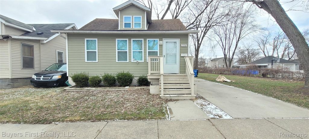 7052 Meadow Avenue, Warren city