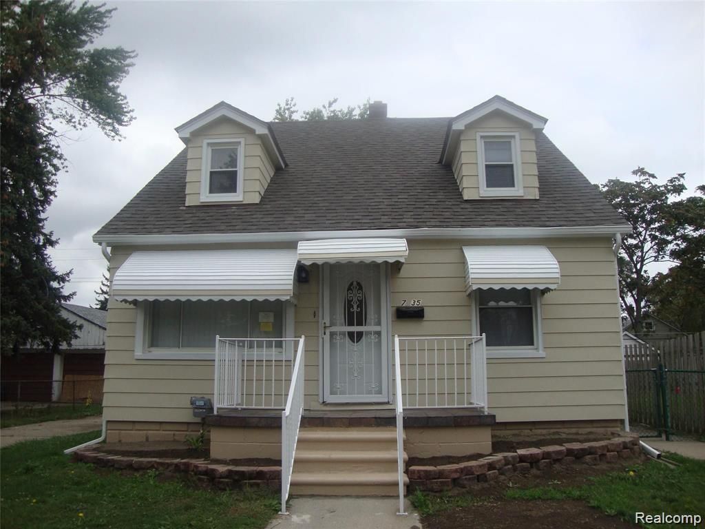 7535 Republic Avenue, Warren city