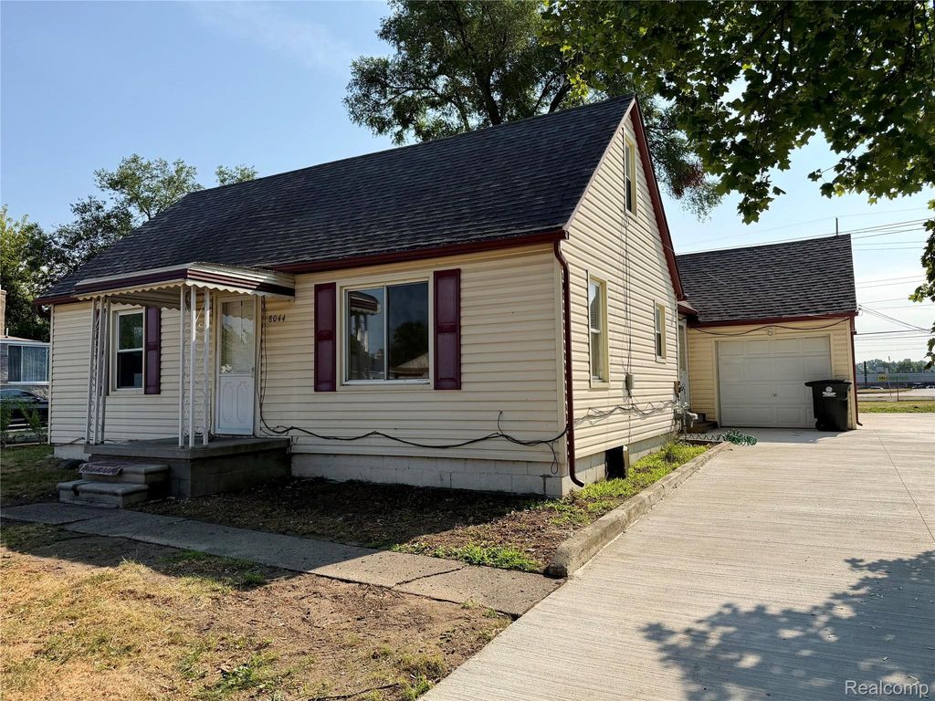 8044 Fremont Street, Westland city