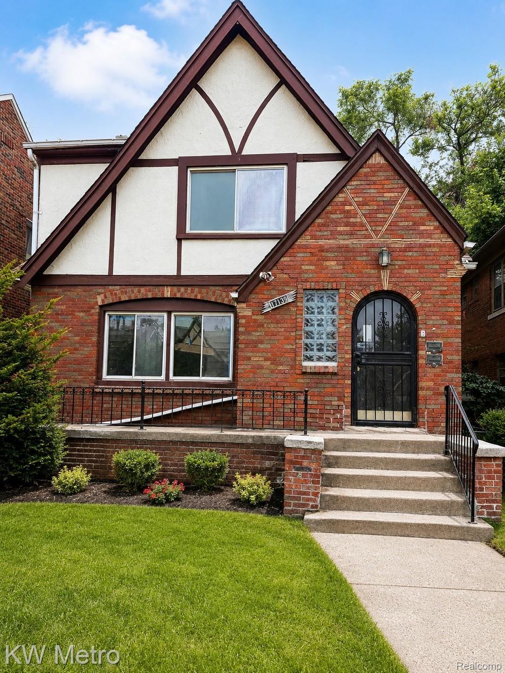 17139 Roselawn Street, Detroit city