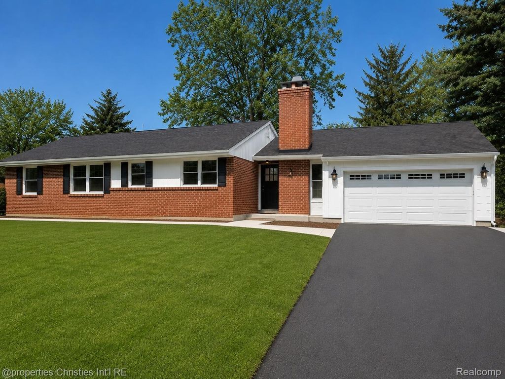 6881 W Dartmoor Road, West Bloomfield charter township