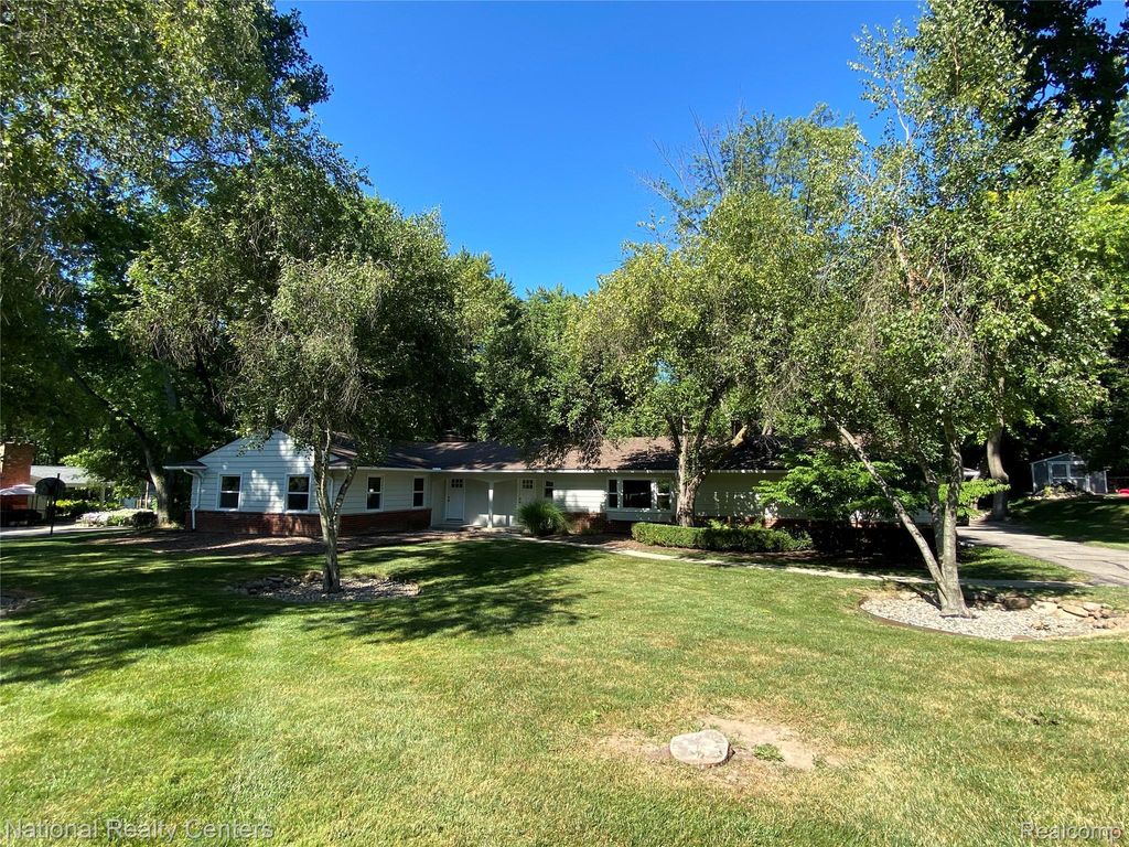 144 W Maryknoll Road, Rochester Hills city