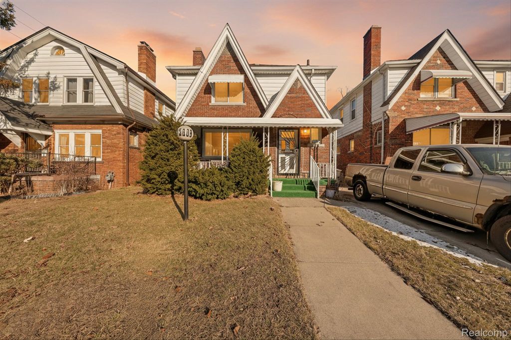 15888 Ohio Street, Detroit city