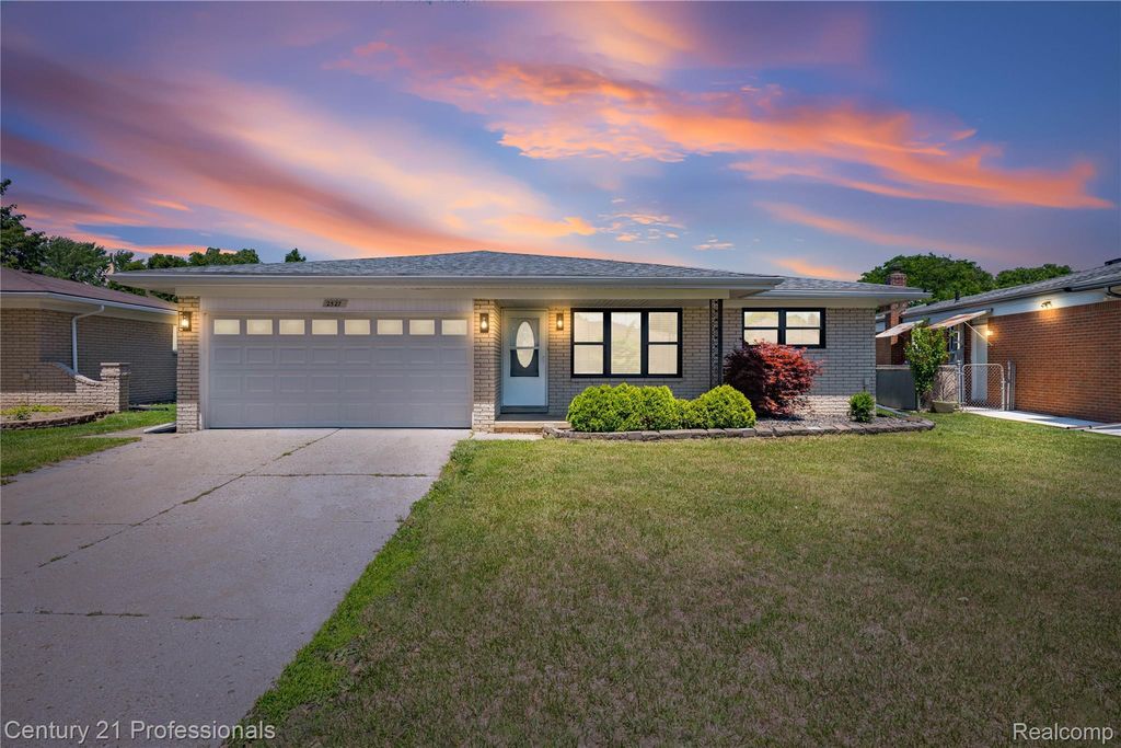 2527 Nadine Drive, Sterling Heights city