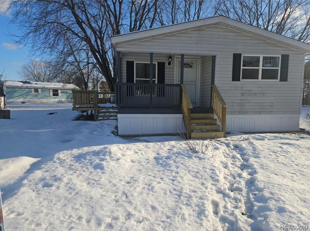 6274 Cree Ct, Genesee charter township