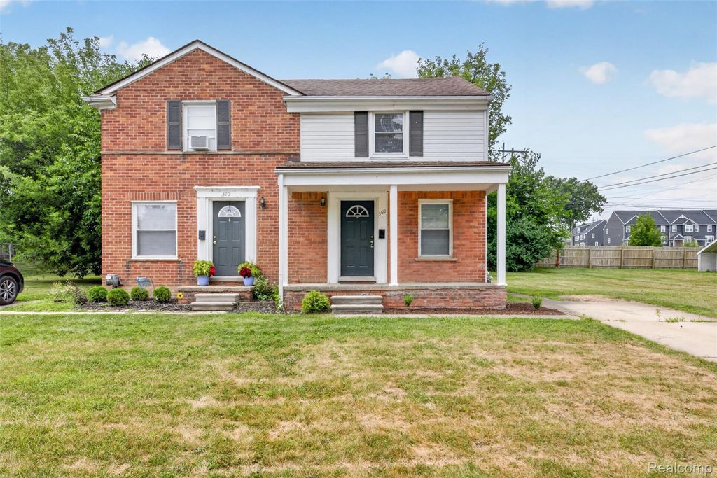 360 Parkview Drive, Plymouth