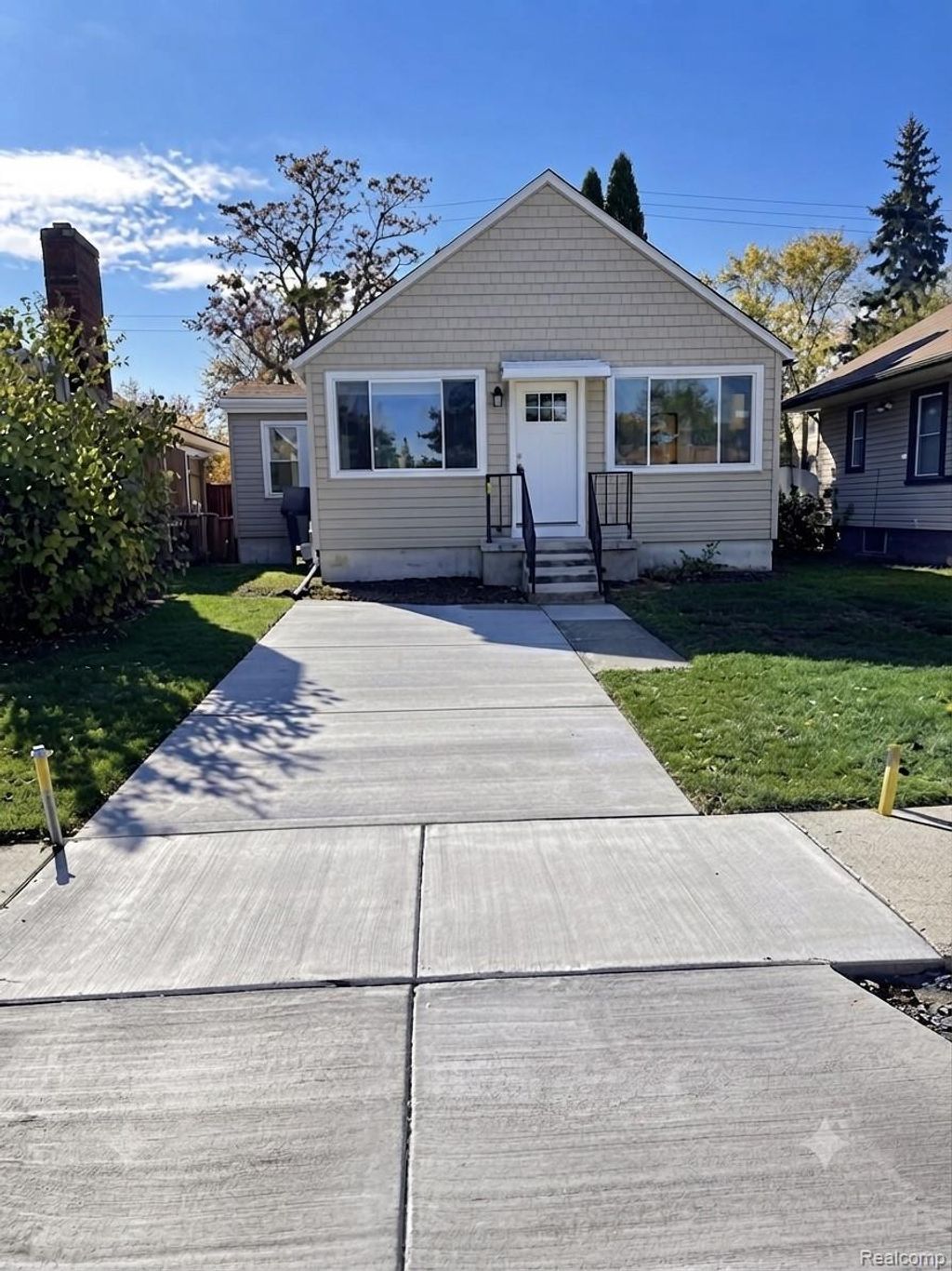 557 White Avenue, Lincoln Park city
