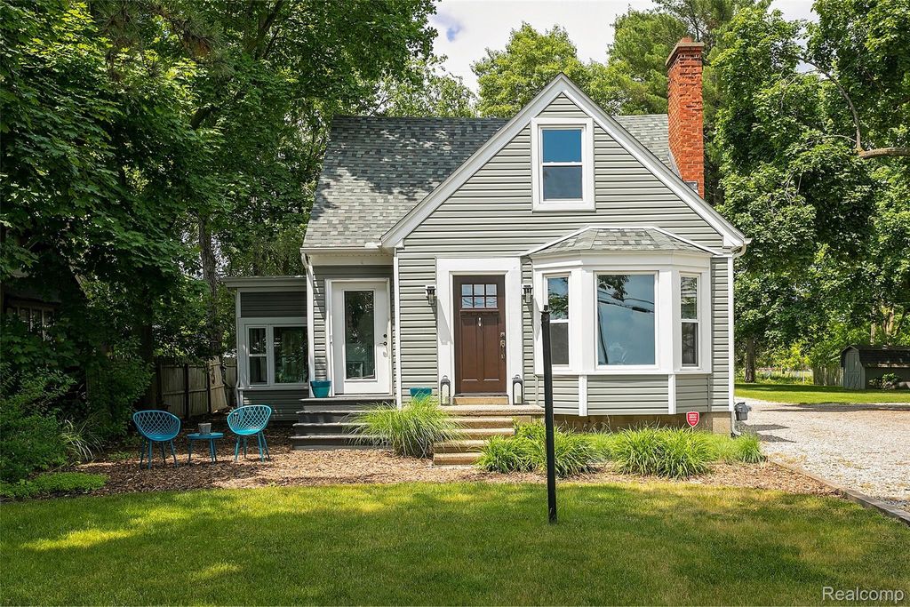 3630 Orchard Lake Road, West Bloomfield