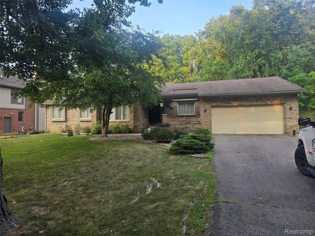 5635 Stanhope Street, West Bloomfield charter township