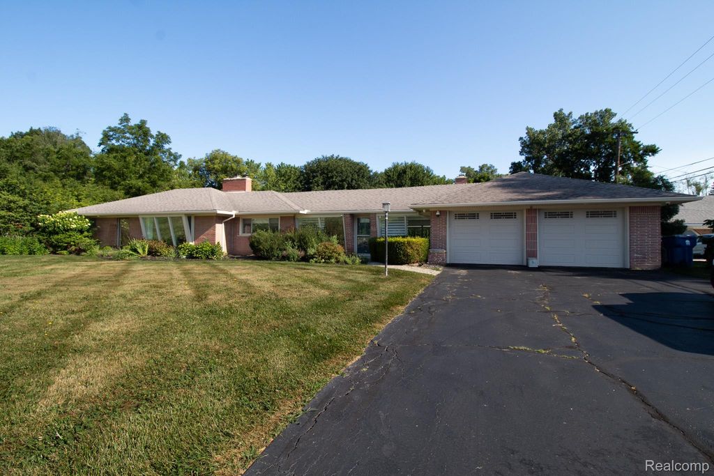 42046 Woodbrook Drive, Canton charter township
