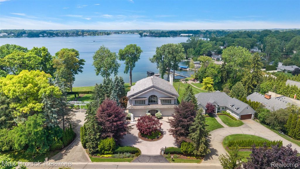 2980 Middlebelt Road, West Bloomfield charter township