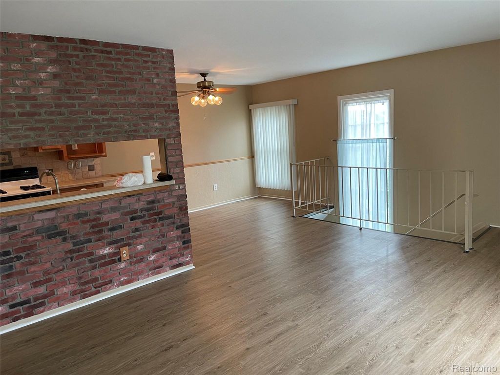 23653 Stonehenge Boulevard, Novi