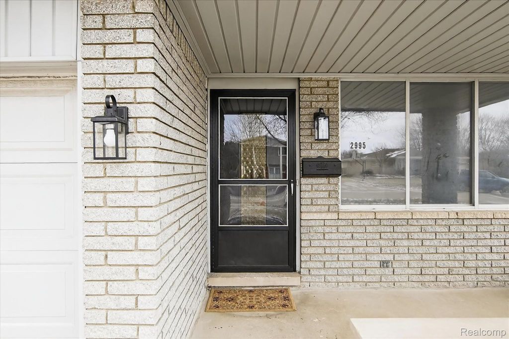 2995 Groves Drive, Sterling Heights city