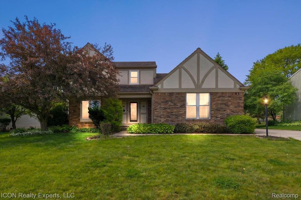 44831 Huntington Drive, Novi city