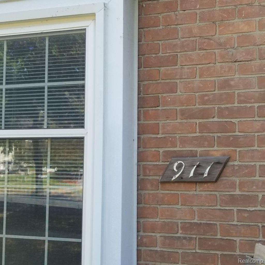 911 W 4th St, Royal Oak city