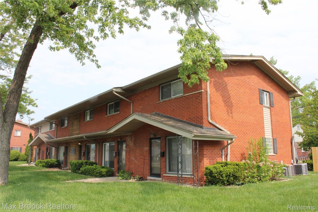 3800 Normandy Road 2, Royal Oak