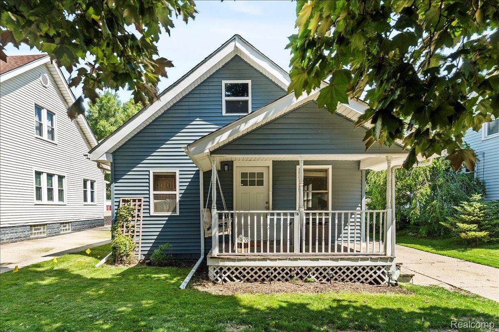 136 Mapledale Avenue, Hazel Park city