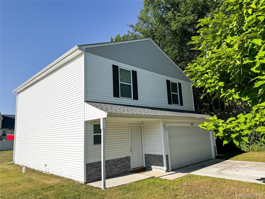 202 Partridge Lane, Holly township