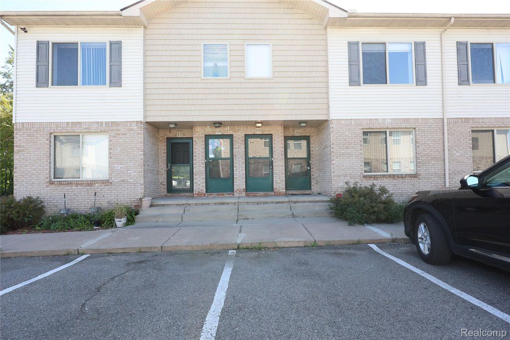 19 Eden Park, Dearborn Heights