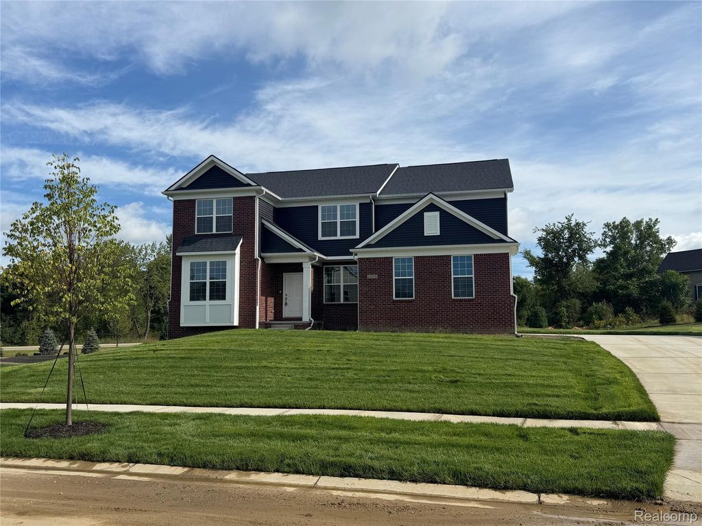 22274 Hilda Lane, Lyon charter township