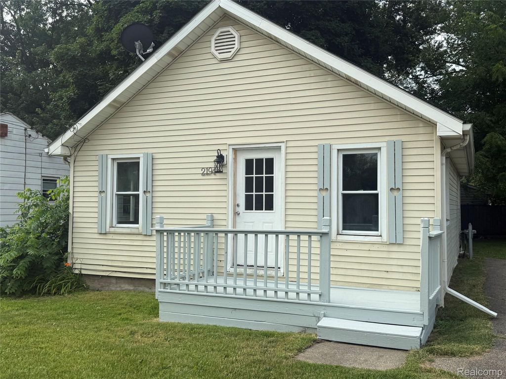 2194 E Bristol Road, Burton city