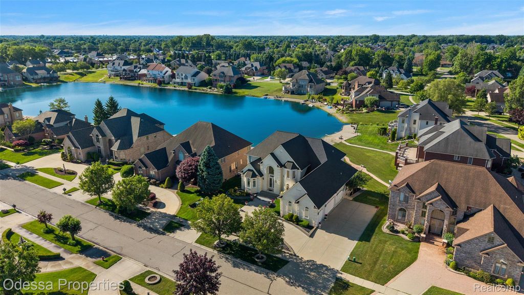 12984 Azure Drive, Shelby charter township