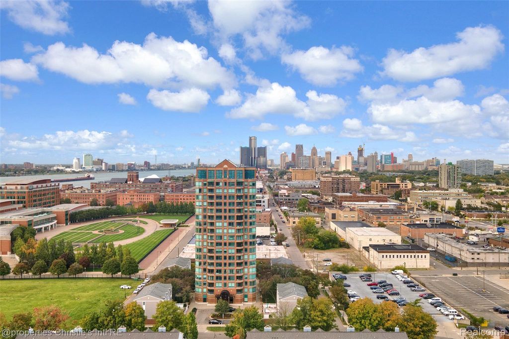 3320 Spinnaker Lane 17e, Detroit