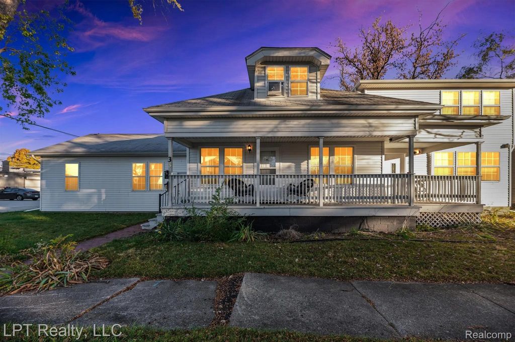 33 E Bernhard Unit #2 E, Hazel Park city