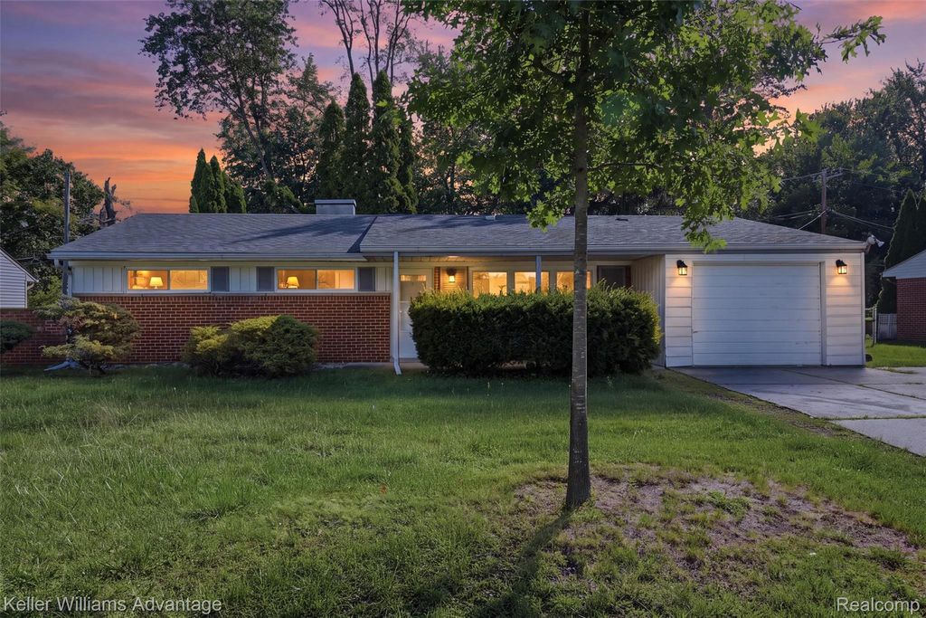 23748 E Le Bost Drive, Novi