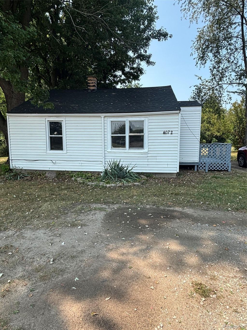 4072 S Center Rd, Burton city