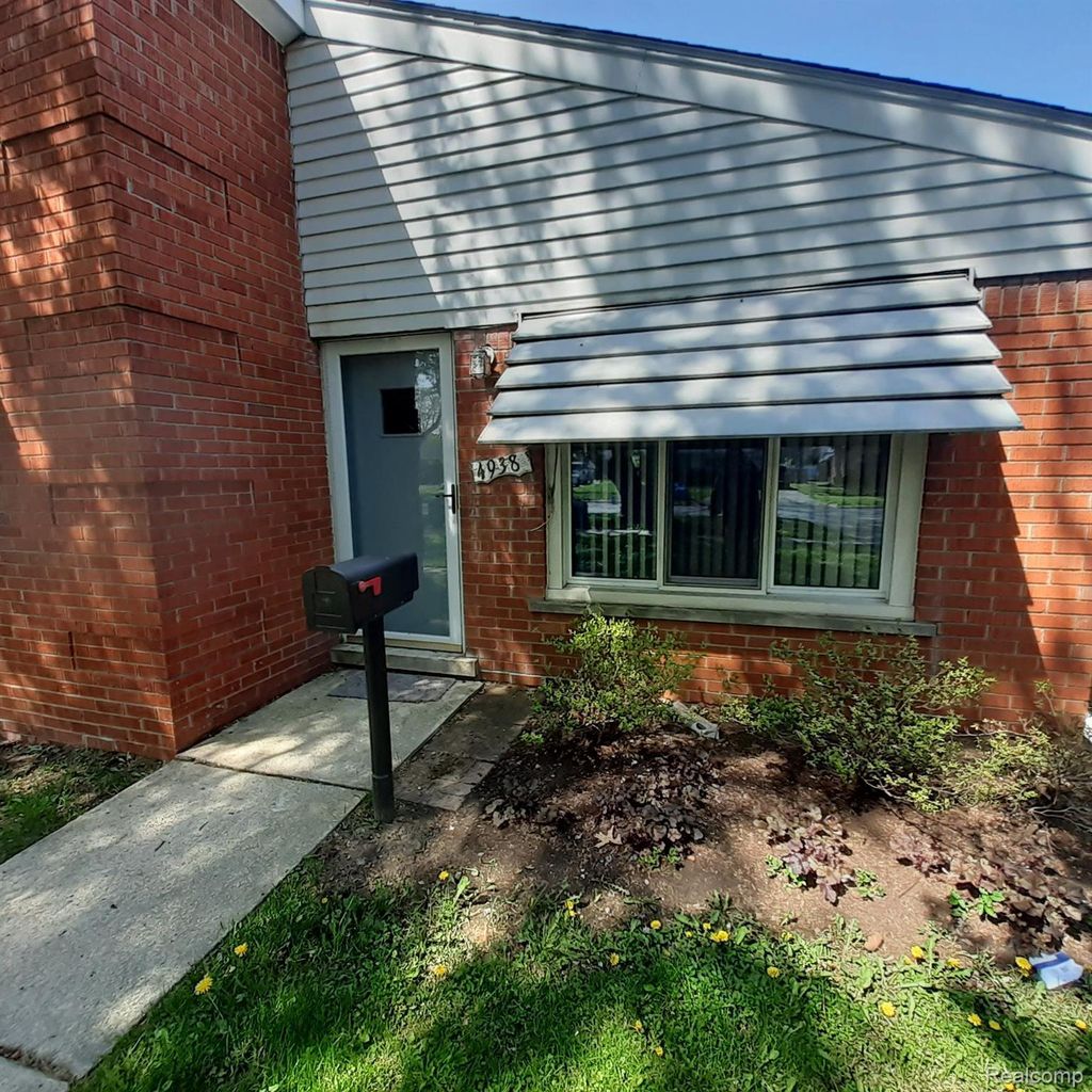 4938 Roosevelt Boulevard, Dearborn Heights city