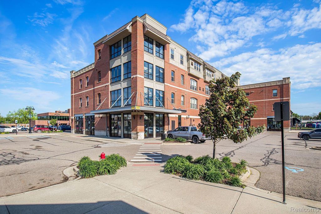 134 N Leroy Street 304, Fenton city