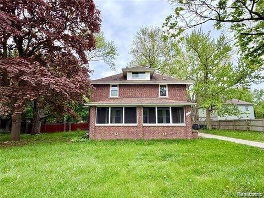 1331 South Boulevard W, Troy city