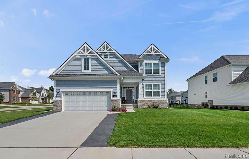 1821 Emerald Lane, Wixom city