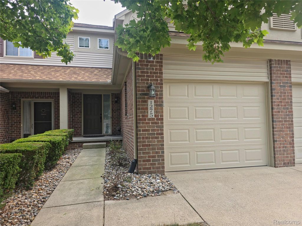 1275 Lilac Lane, Waterford