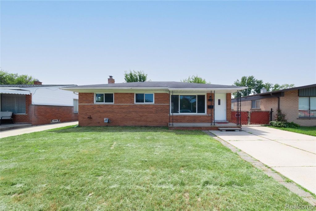 1575 W 13 Mile Road, Madison Heights city