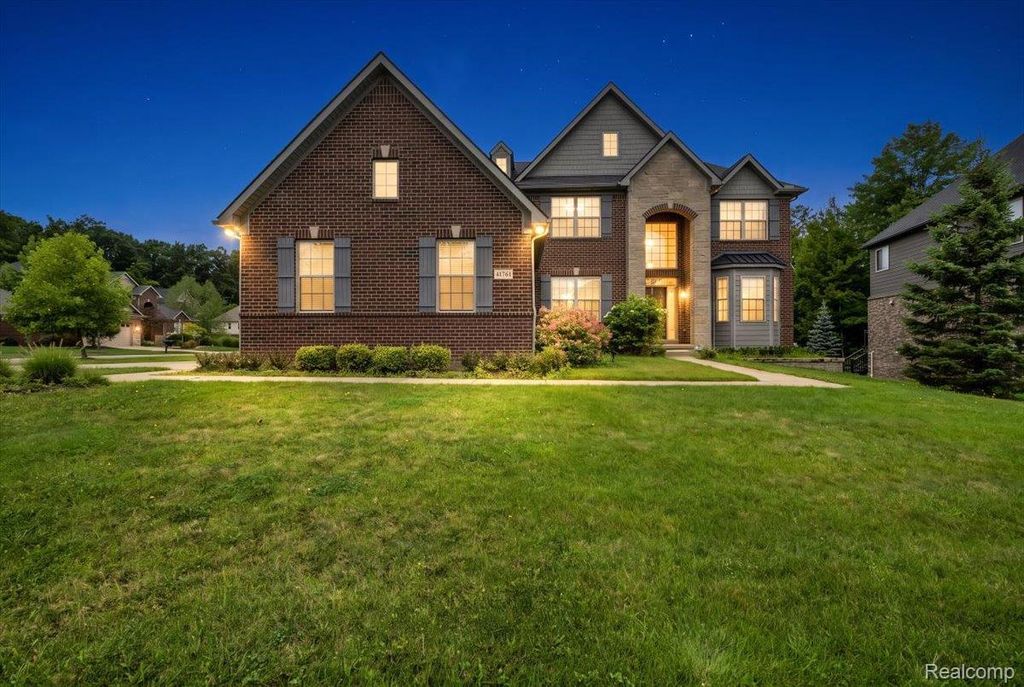 41761 Steinbeck Glen, Novi city