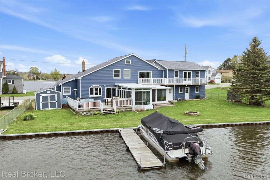 2299 Kingston Street, White Lake charter township