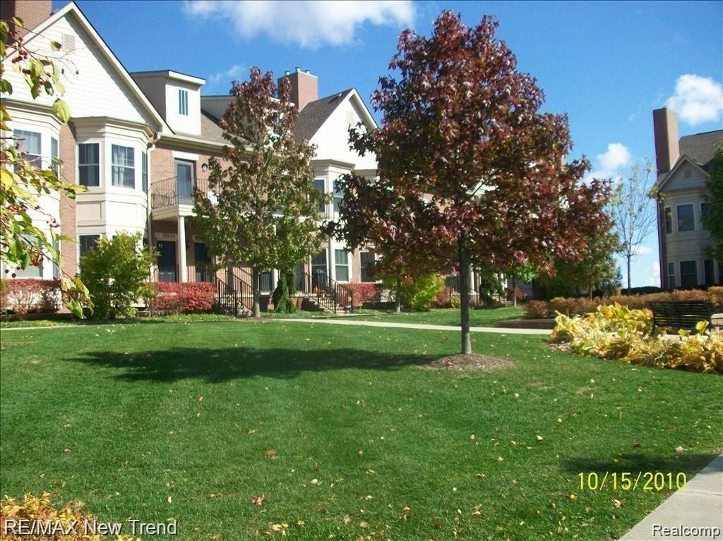 25630 Portico Lane, Novi