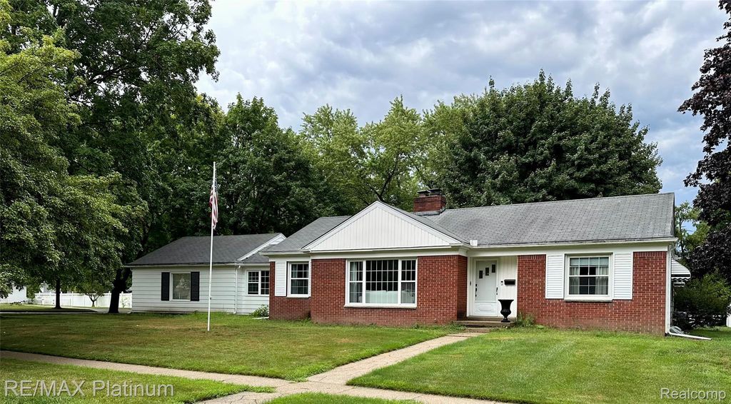 305 S Tompkins Street, Howell city