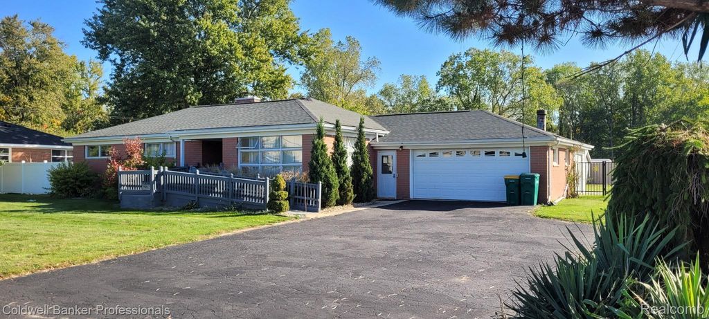 7851 Haggerty Road, Van Buren Twp
