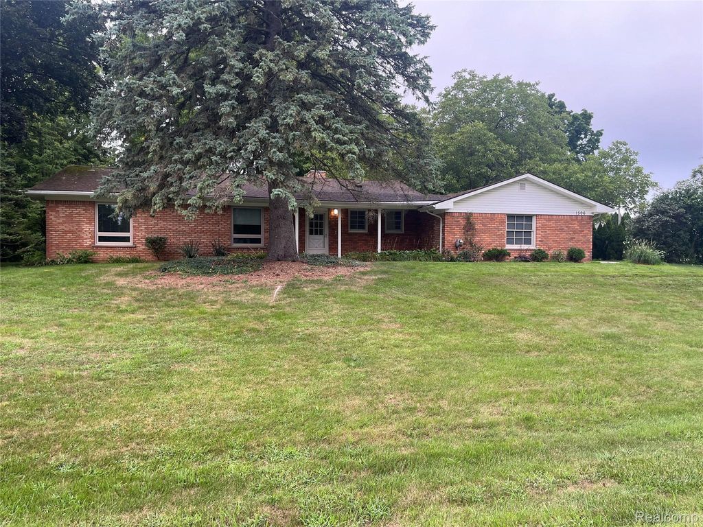 1506 Ledbury Drive, Bloomfield charter township
