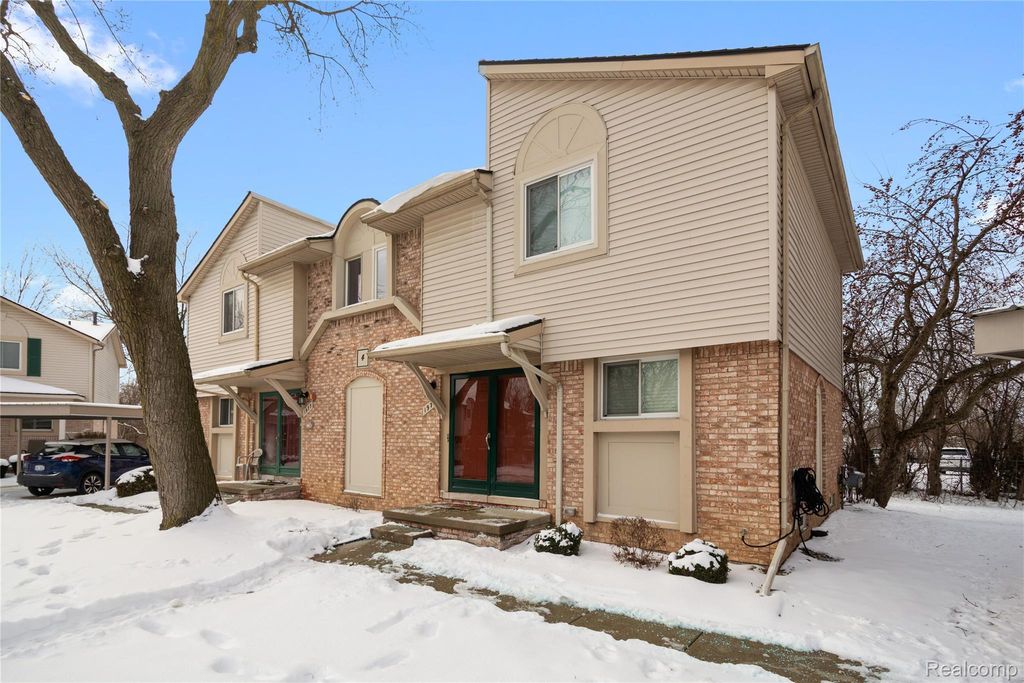 1979 Peerce Court, Canton