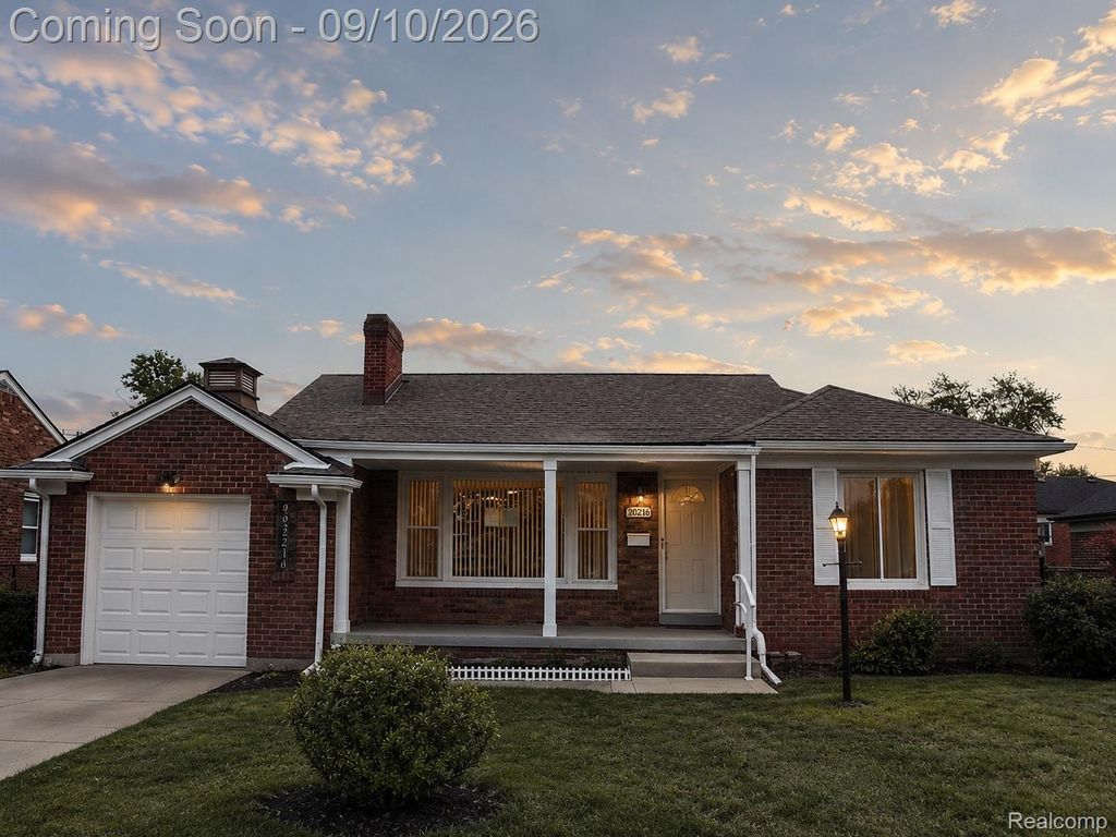 20216 E 11 Mile Road, St. Clair Shores