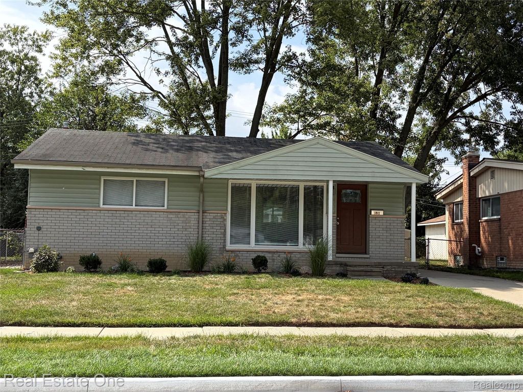 1811 Nakota Road, Royal Oak city